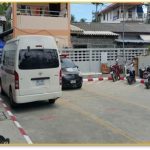 ลานจอดรถราชการด้านขวา